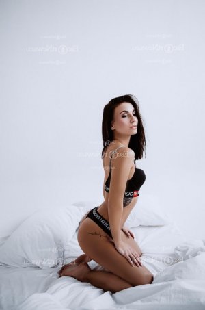 Marie-camille escort girl in Norco
